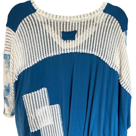 POL Crochet Detail Floral V Neck Oversized Top Tunic Blue White Size Medium - Picture 10 of 15